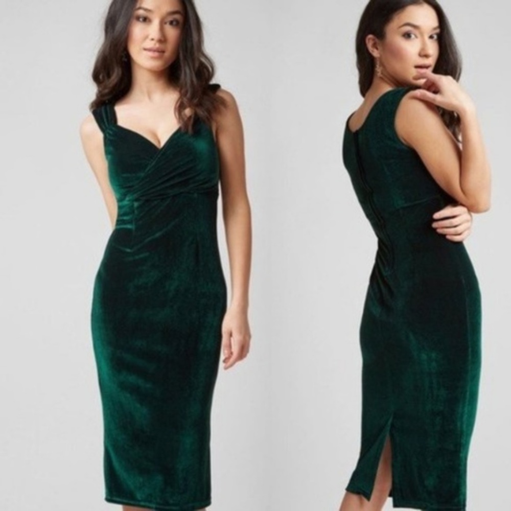 Sleeveless Green Velvet Sheath Dress - Elegant Evening